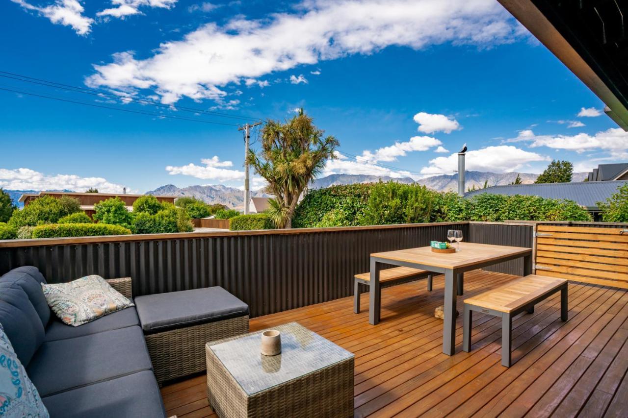 Views On Parry - Lake Hawea Holiday Home エクステリア 写真