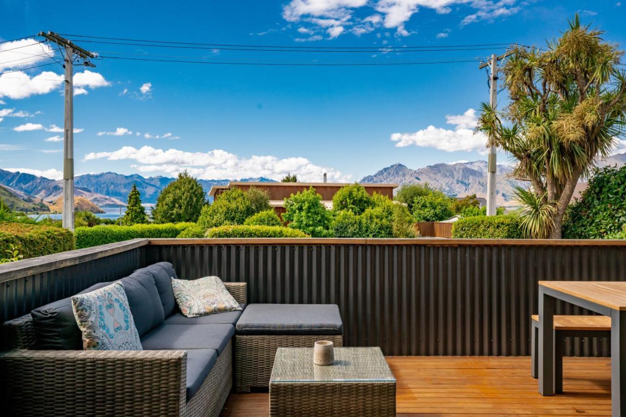 Views On Parry - Lake Hawea Holiday Home エクステリア 写真