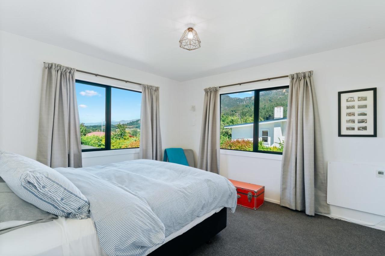 Views On Parry - Lake Hawea Holiday Home エクステリア 写真