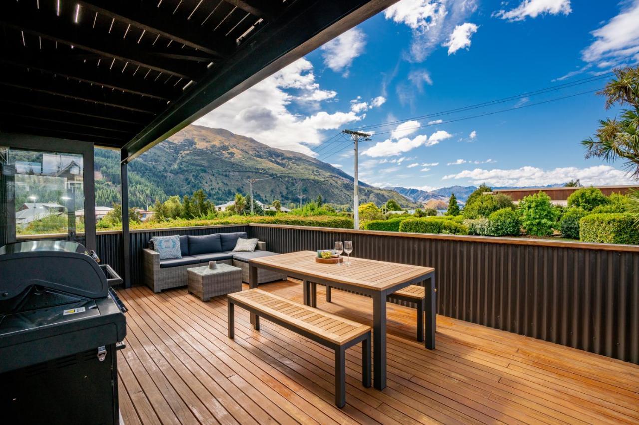Views On Parry - Lake Hawea Holiday Home エクステリア 写真