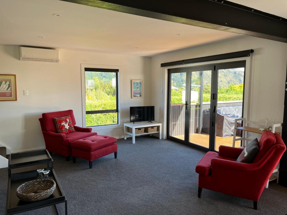 Views On Parry - Lake Hawea Holiday Home エクステリア 写真
